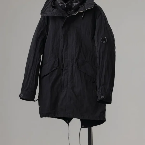 CP컴퍼니 수입고급 렌즈 아플리케 레이어드 패딩 코트