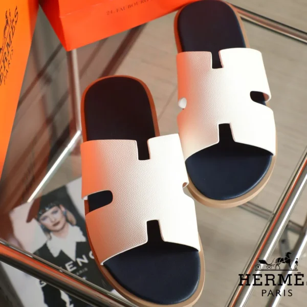 에르메스 이즈미르 BLANC DE PARIS BLEU CELESTE