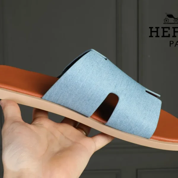 에르메스 이즈미르 H로고 레더 샌들 슬리퍼 스카이블루_골드