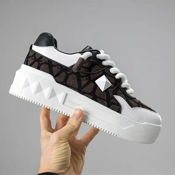 발렌티노 원 스터드 XL 스니커즈 수입프리미엄급 신상 입고💢 #태그 #신발 #5891