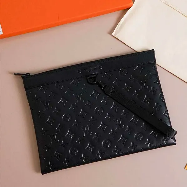 루이비통 포쉐트 투고 섀도우 블랙 레더 클러치백 수입 입고💢 #가방