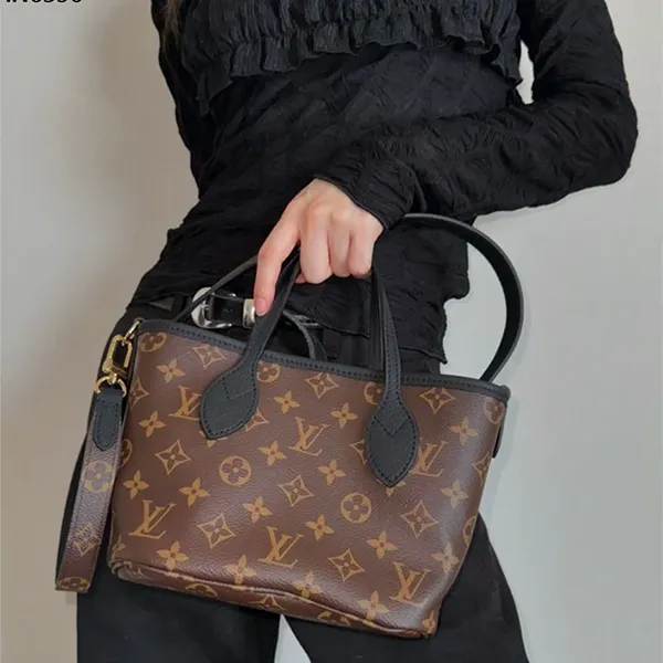 루이비통 네버풀 반둘리에 인사이드 아웃 BB 🔆#16590