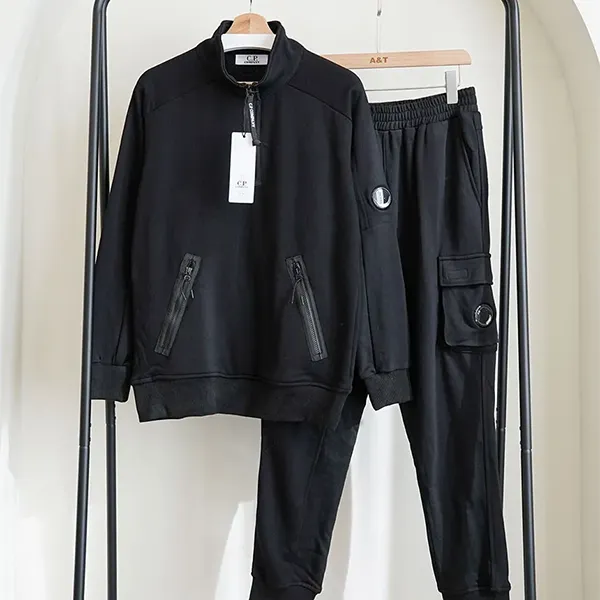 CP컴퍼니 포켓 렌즈패치 아노락 맨투맨 & 조거 팬츠 셋 🍀 #12119