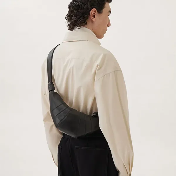 르메르 25SS 스몰 크로와상 백 소프트 나파 레더 블랙 신상 입고💢#가방 #11920