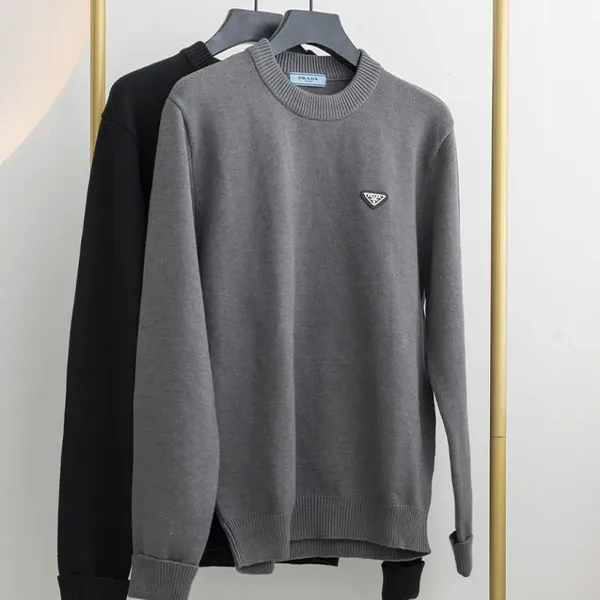 프라다 삼각로고 베이직 라운드 스웨터 신상입고💢 #상의 #니트 #9760