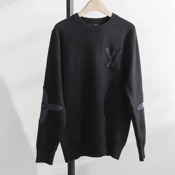 루이비통 심플 자수 와펜 로고 라운드 니트 신상입고💢 #상의 #니트 #12661