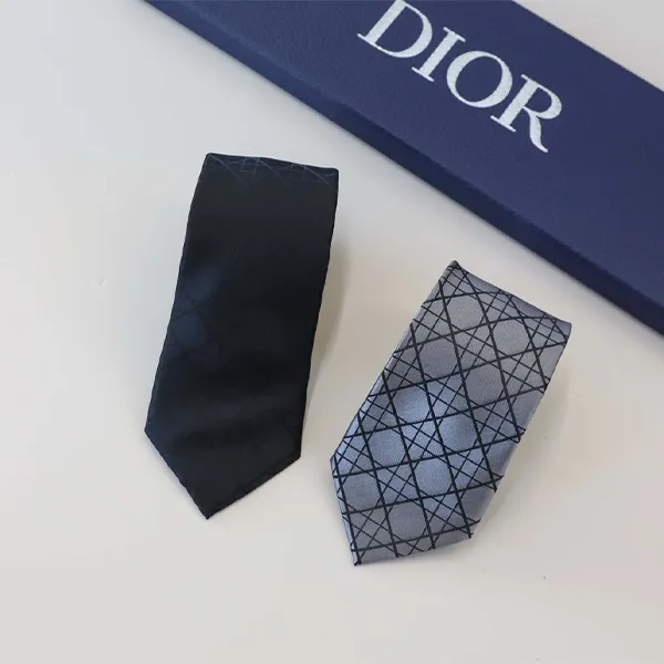 디올 스트라이프 까나쥬 넥타이 수입 입고💢 #넥타이