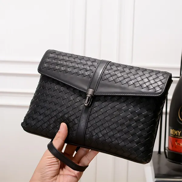 보테가 베네타 인트레치아노 클러치백