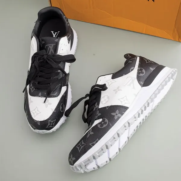루이비통 블랙 화이트 런 어웨이 스니커즈 신상입고💢 #신발 #12223